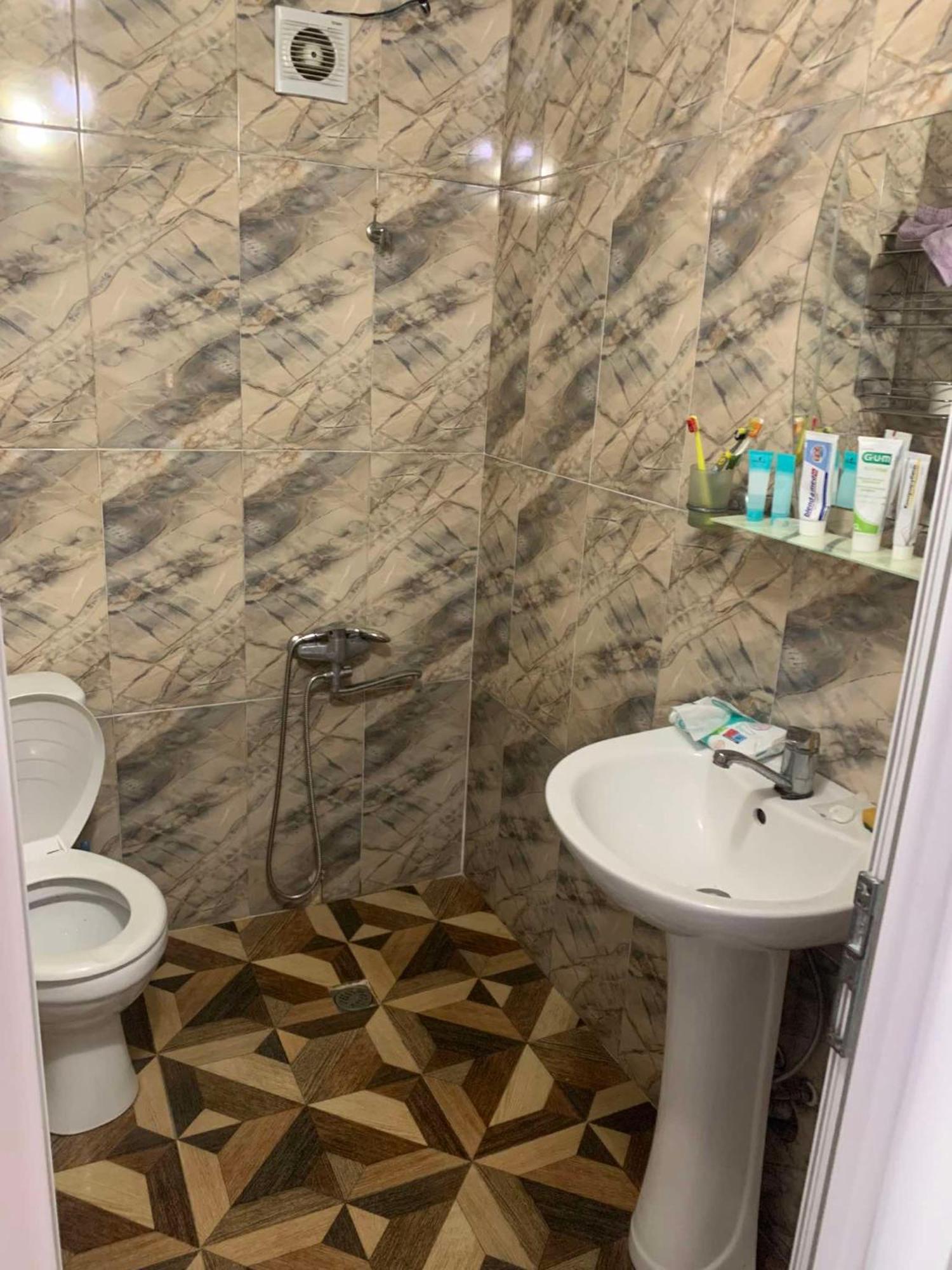 Tinas Sweet Home Батуми Екстериор снимка